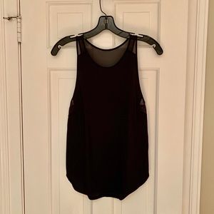 Lululemon size 4 black top